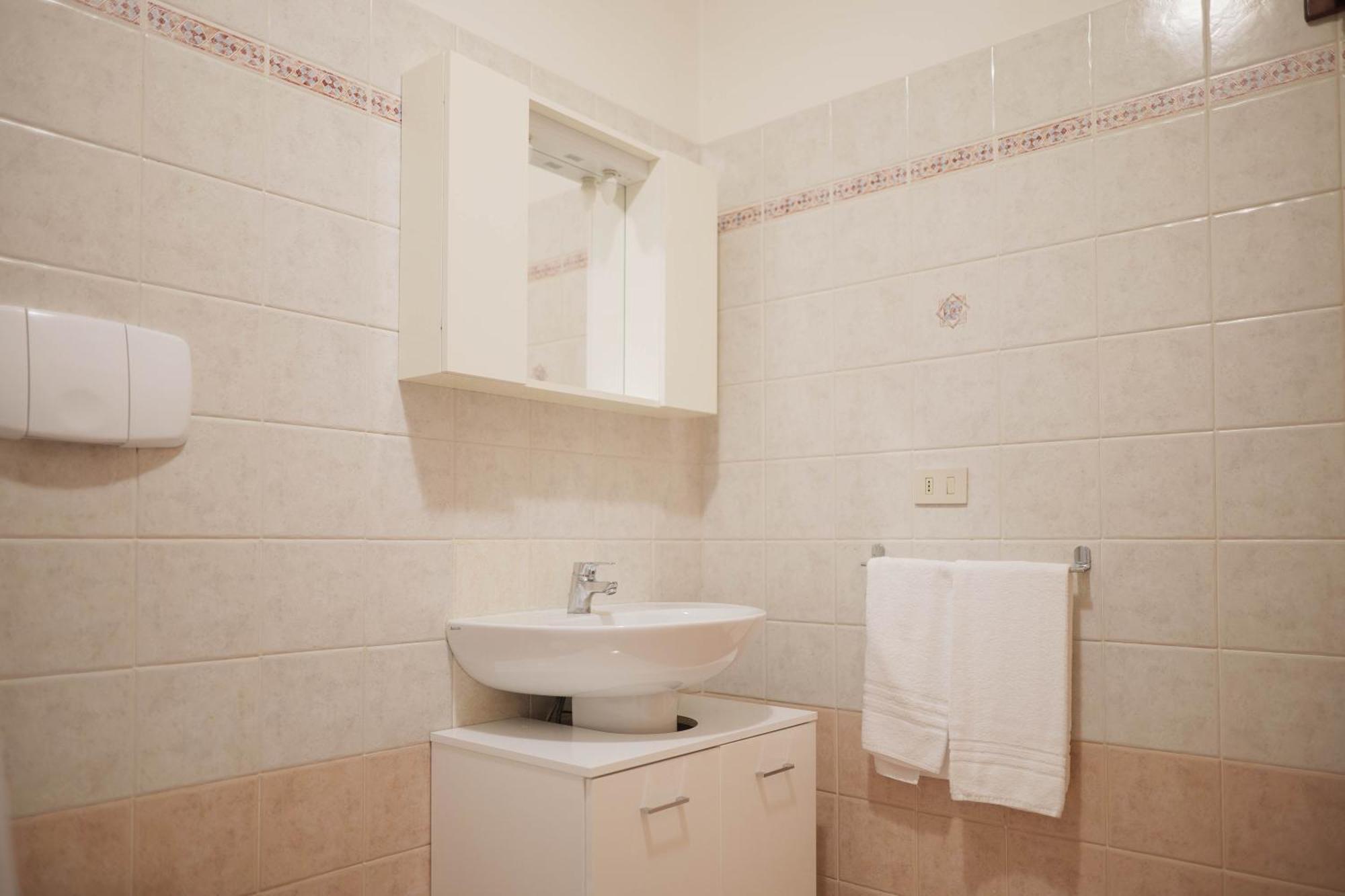 Casa Ghandi Vicino A Roma Con Box Auto E Wi-Fi Monterotondo  Esterno foto